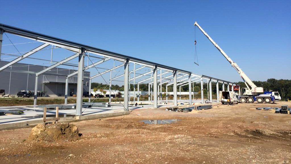 Weitgespannte Hallenanlage in Hattorf – Wirtschaftliche Stahlbau-Statik für Gewerbe und Industrie